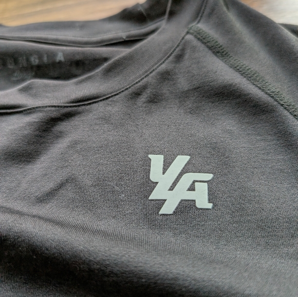 YoungLA "Stealth" Black Compression Men's Workout Shirt - Picture 3 of 7